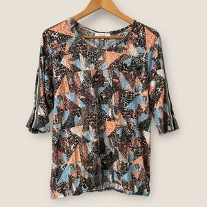 Enjoy Geometric 3/4 Sleeve Top